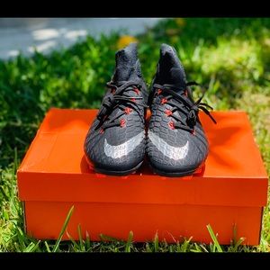 NIKE JR/WOMEN HYPERVENOM PHANTOM 3 DF FG